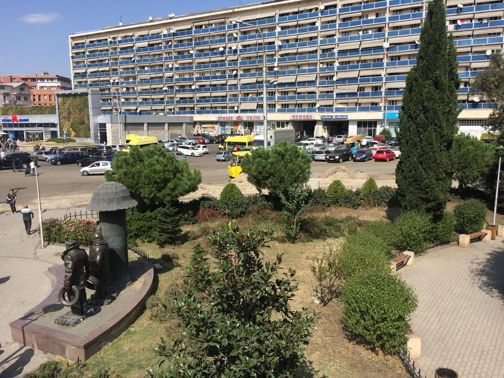 Modern Apartment Avlabari Tbilisi Buitenkant foto