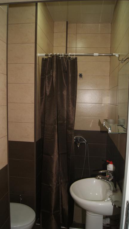 Modern Apartment Avlabari Tbilisi Buitenkant foto