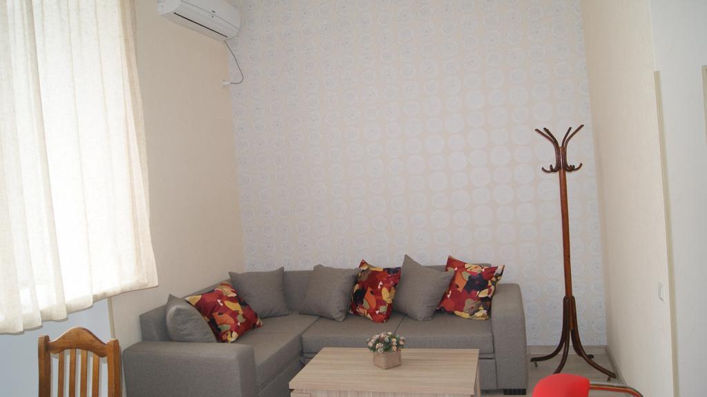 Modern Apartment Avlabari Tbilisi Buitenkant foto