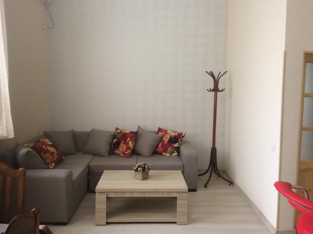 Modern Apartment Avlabari Tbilisi Buitenkant foto